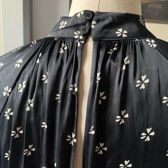 Gap Silk Mockneck Blouse, | Size S Tall - Picture 3 of 7